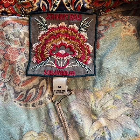 NWT Johnny Was Indi Flower Henley Tee - Picture 9 of 14